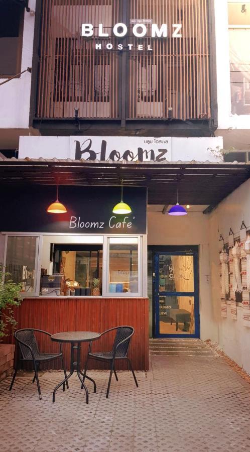 Bloomz Hostel Чиангмай Экстерьер фото